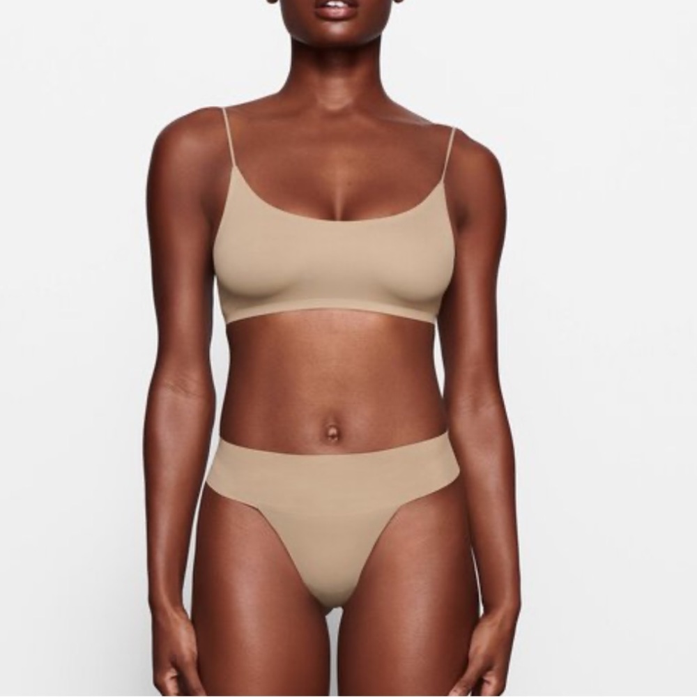 Skims naked scoop bralette